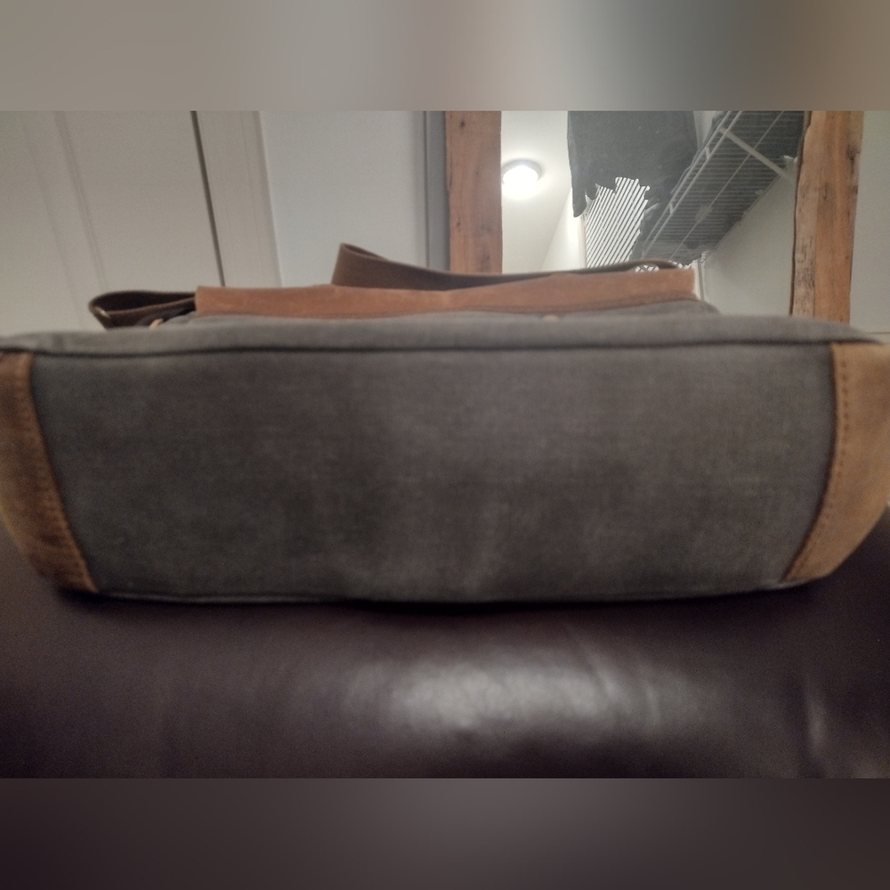 Langforth Unisex Gray And Tan Laptop Messenger Bag - Picture 5 of 7